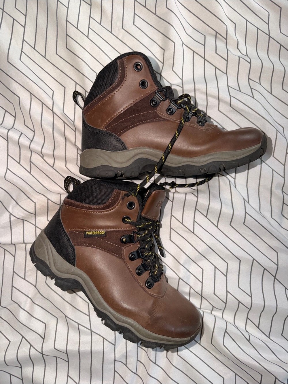 Magellan Outdoors Kids Boys Youth US Size 13D Brown Waterproof Boots